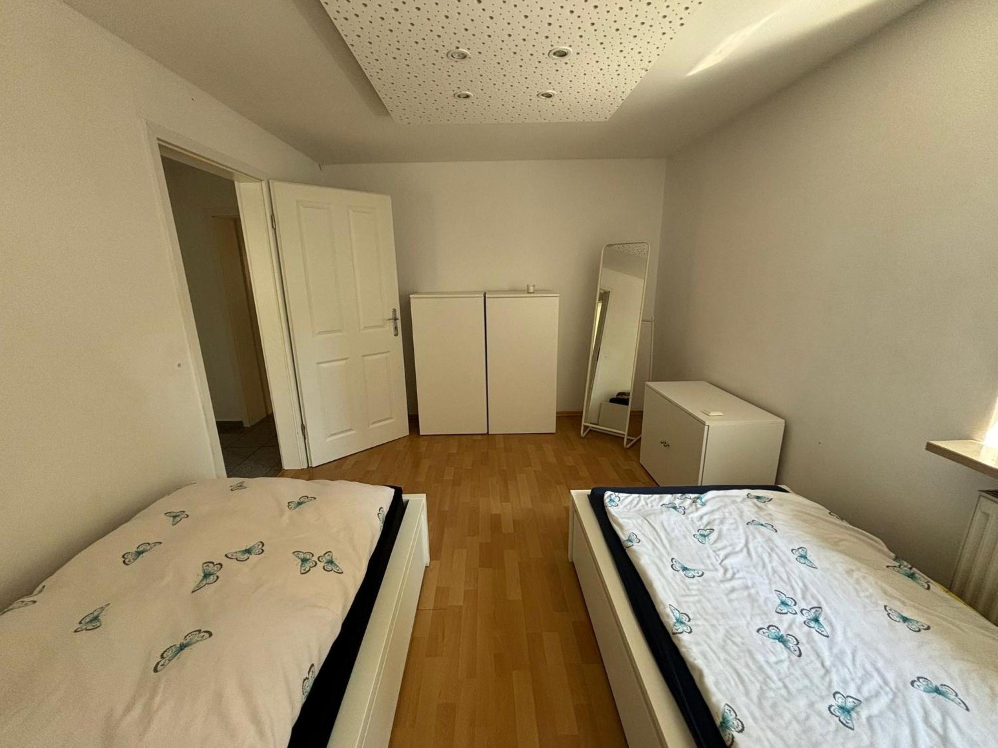 Erdgeschosswohnung Neben Schloss Blutenburg Mit Privatem Garten Munchen Bagian luar foto