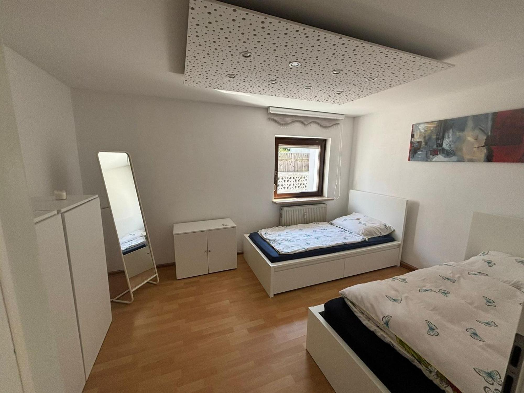 Erdgeschosswohnung Neben Schloss Blutenburg Mit Privatem Garten Munchen Bagian luar foto
